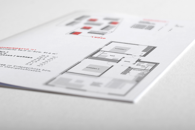 Brochure_closeup_front_2